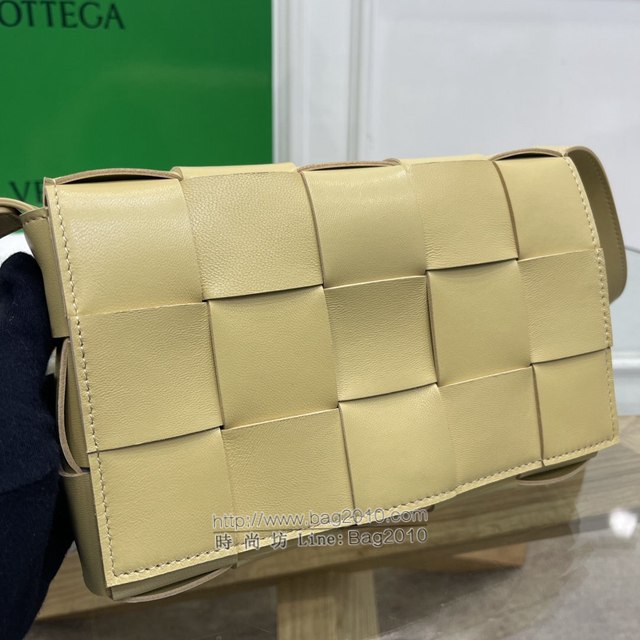 Bottega veneta高端女包 KF0017木薯 寶緹嘉新款放大編織斜挎包 BV經典款Cassette女士單肩斜挎包  gxz1345